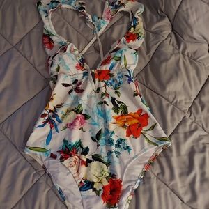 CUPSHE Women's One Piece Swimsuit Ruffle Deep V Ne